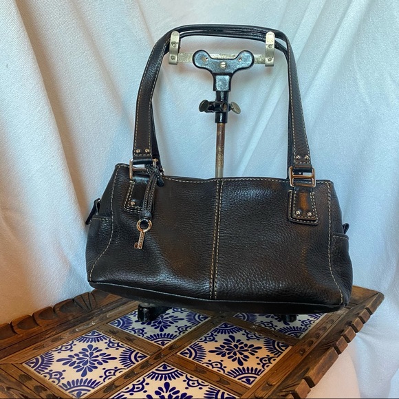 Fossil Bags Fossil Classic Black Leather Shoulder Bag Poshmark